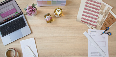 honeystickers_creativo_con-i-barattoli-di-miele